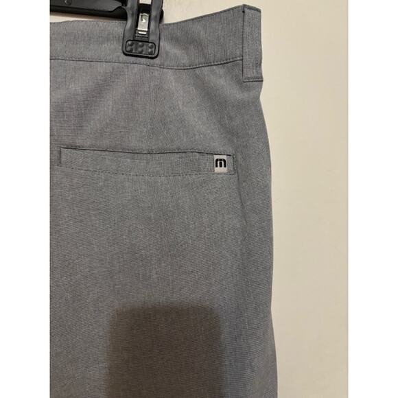Travis Mathew Golf Shorts Gray Mens Size 34 Performance Stretch Casual - Picture 3 of 7